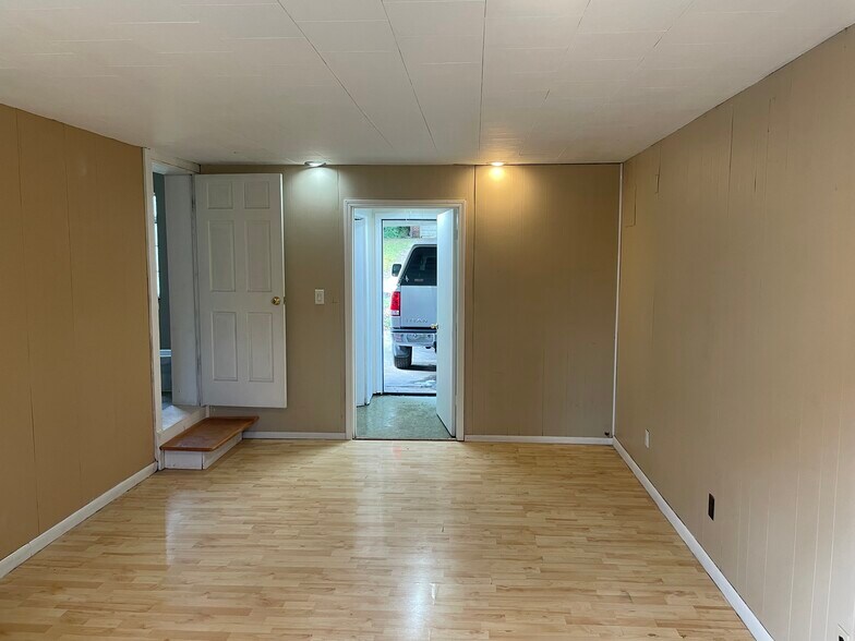 Building Photo - 1313 Nichols Pl