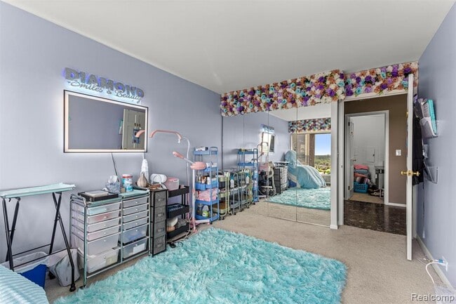 Building Photo - 5000 Town Center Dr