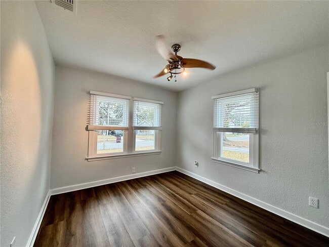 Building Photo - 901 Concord St