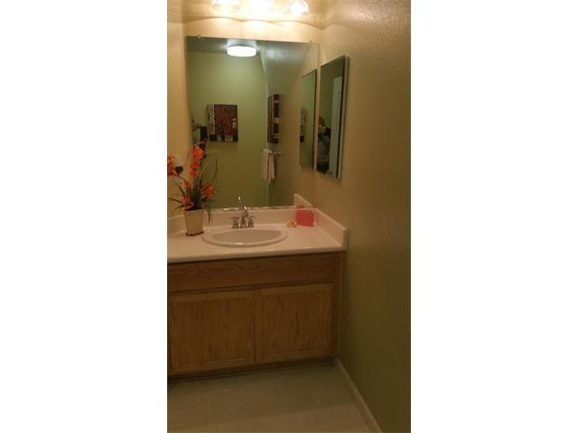 Building Photo - WILLOW GLEN - Beautiful townhome with balc...