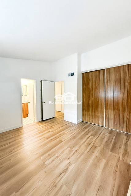 Building Photo - 2515 S Maple Ave