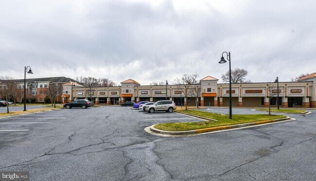 Building Photo - 1916 Dutch Village Dr