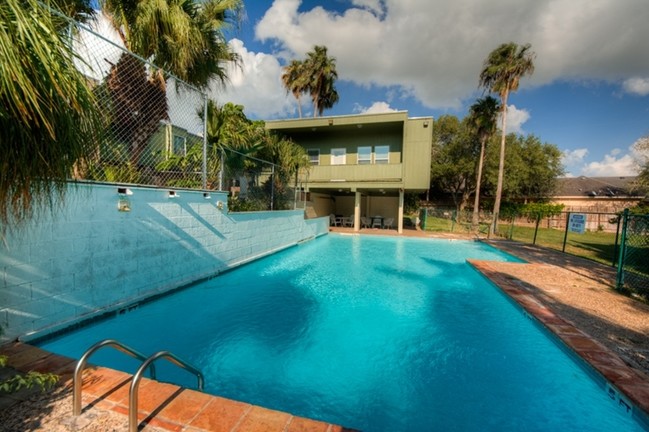 Pool - Harlingen Estates