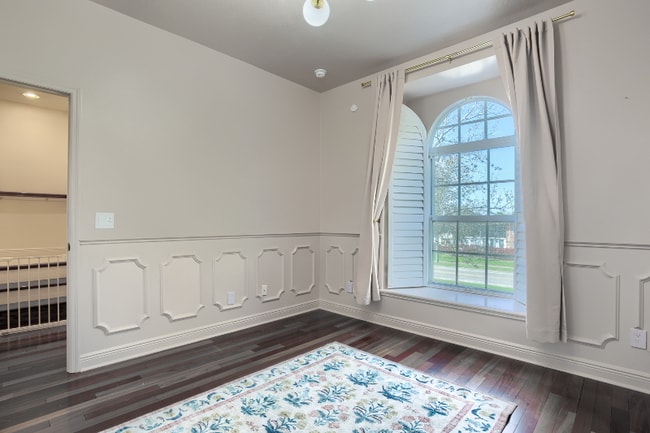 Building Photo - 4625 Overlook Dr NE