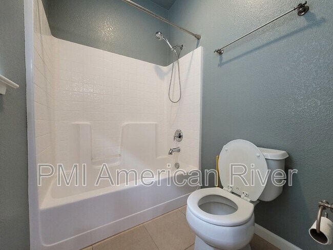 Building Photo - 8491 Crystal Walk Cir