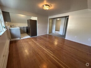 Building Photo - "Charming 2-Bedroom Haven in the Heart of ...