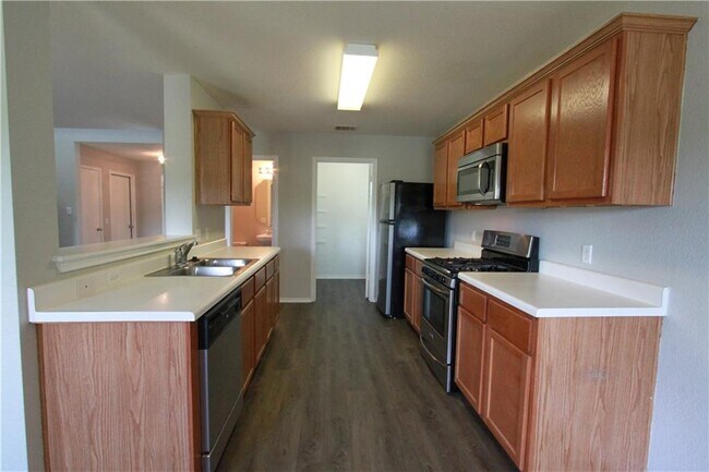 Building Photo - 122 Bayliss St