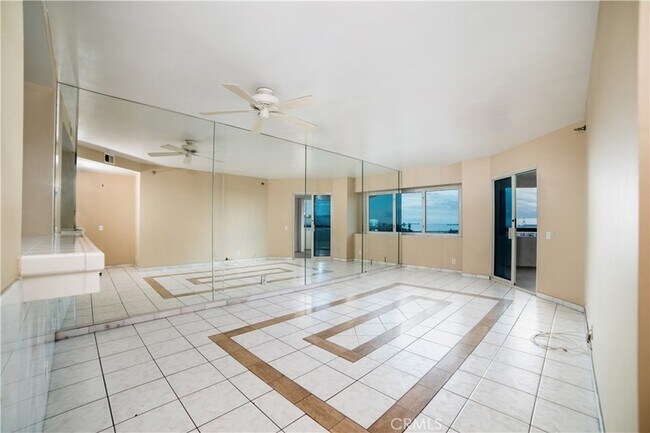 Building Photo - 525 E Seaside Way