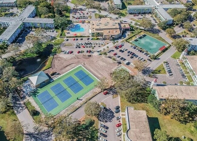 Building Photo - 2404 Florentine Way