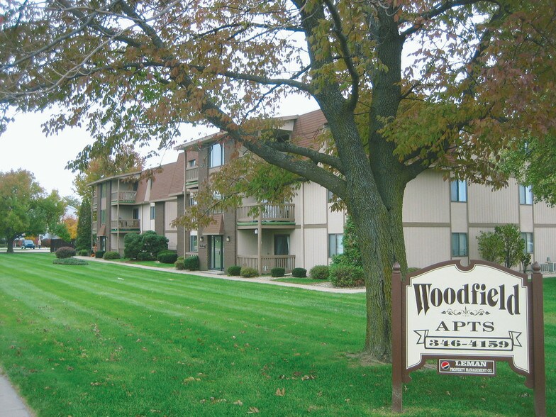 Woodfield Queenwood Apartments 120 E Queenwood Rd Morton IL 61550