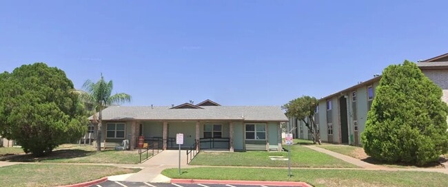 Building Photo - 300 E Mann Rd