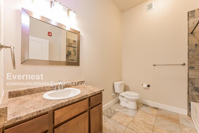 Building Photo - 305 Inverness Way S