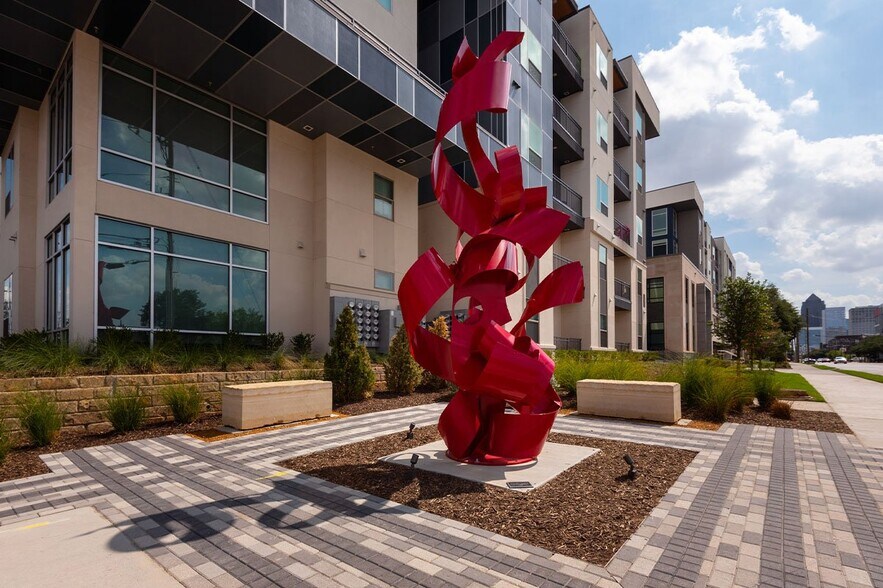 Building Photo - 3700 Ross Ave