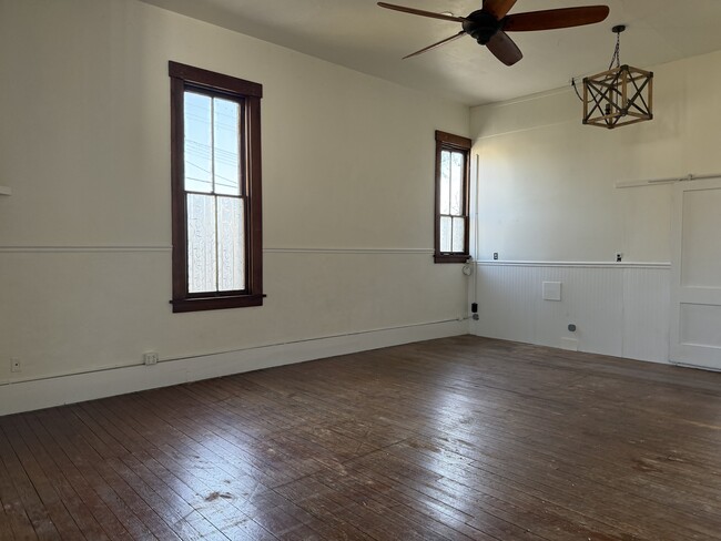 Building Photo - 140 S Main St