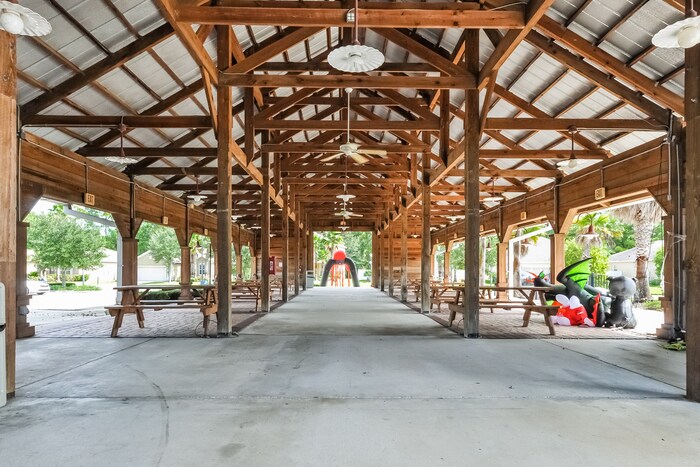 Building Photo - 1502 Oldenburg Dr