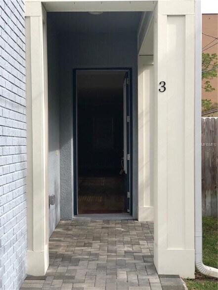 Building Photo - 606 S Lincoln Ave