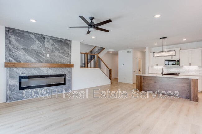 Building Photo - 8423 W 37th Ct N