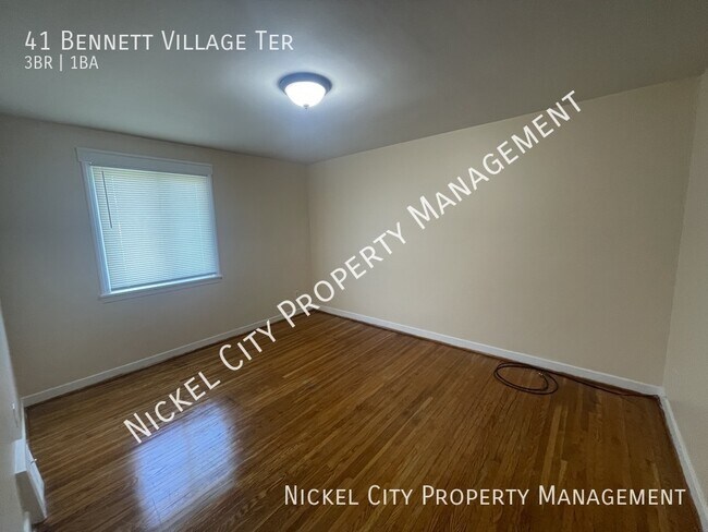 Building Photo - 41 Bennett Village Terrace