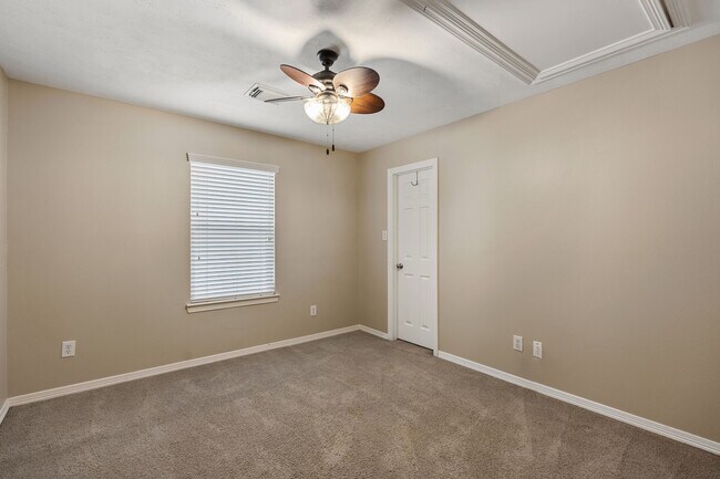 Building Photo - 4223 Rose St