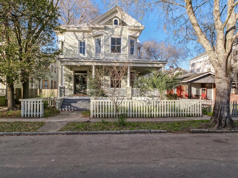 Primary Photo - 208 W 35th St