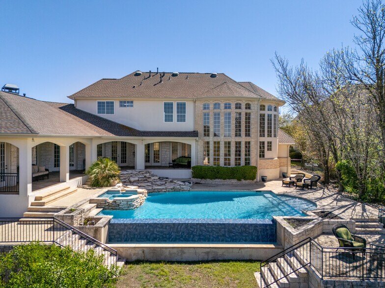 Building Photo - 9805 Big View Dr