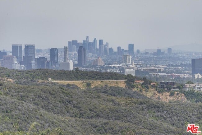 Building Photo - 16722 Charmel Ln