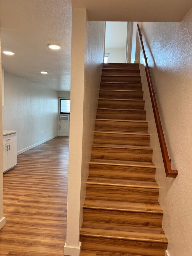 Building Photo - 98-660 Moanalua Loop 285