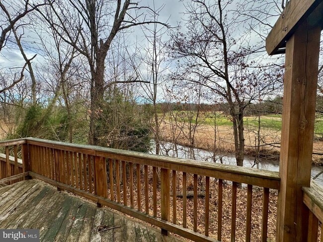 Building Photo - 180 Sassamansville Rd