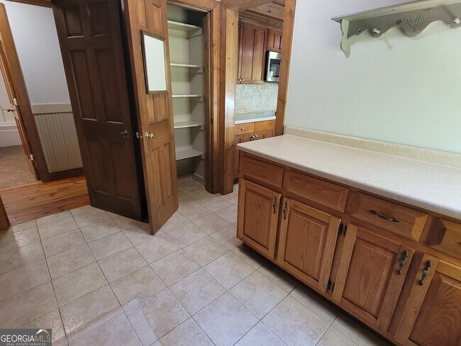 Building Photo - 2391 Booth Cir