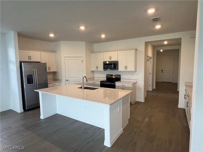 Building Photo - 2357 Avocado Ln