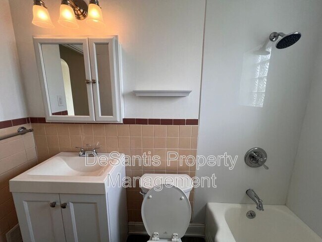 Building Photo - 1123 Clippert St