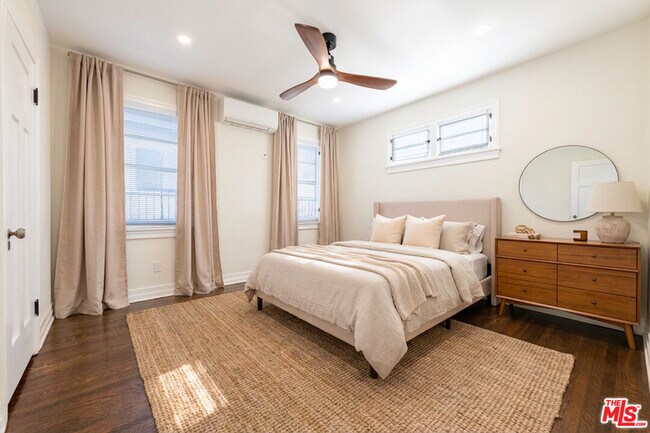 Building Photo - 1526 Myra Ave