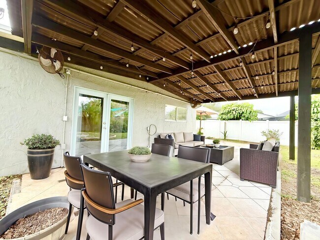 Building Photo - Charming updated 3Bedrooms 1Bath Home in p...