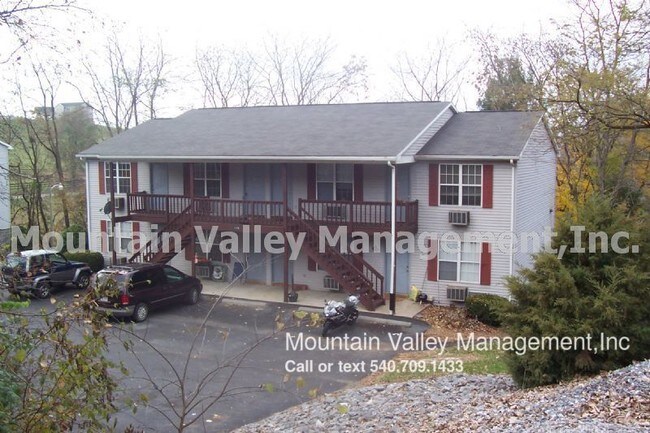Primary Photo - 1115 Lincolnshire Dr