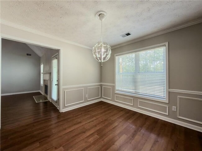 Building Photo - 593 Red Tip Ln