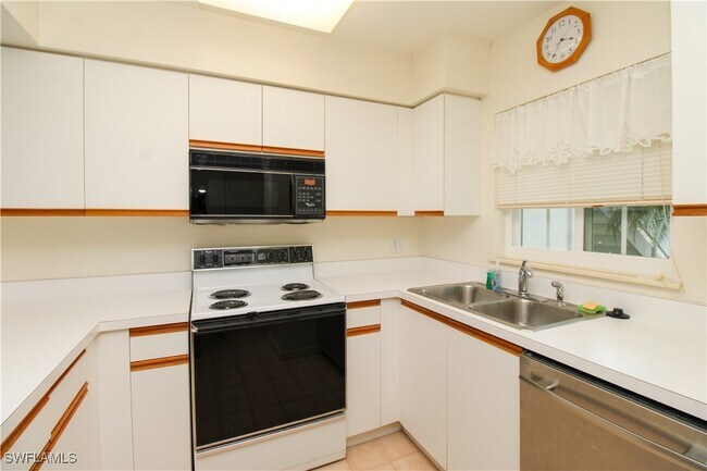 Building Photo - 333 Sunrise Cay