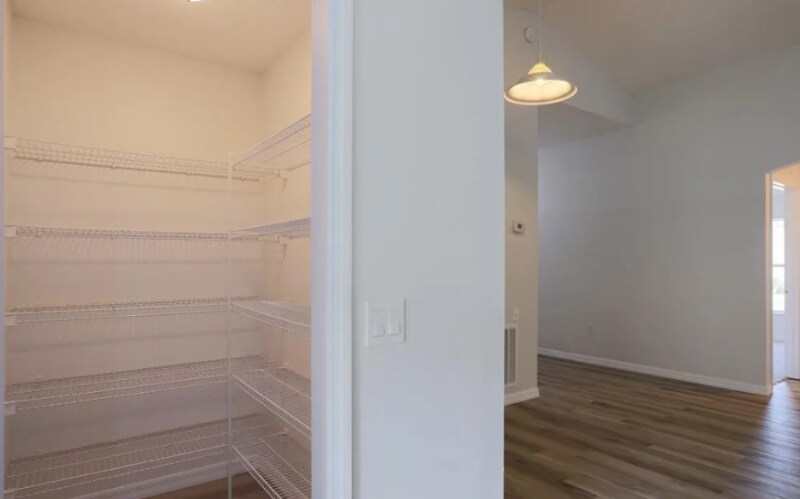 Building Photo - 200 Tree Branch Ln