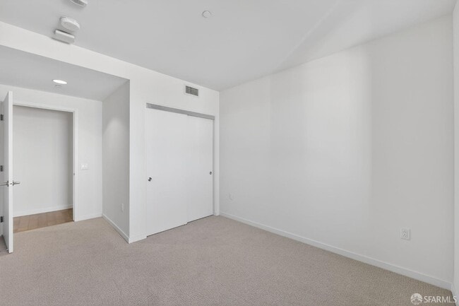 Building Photo - 10 Innes Ct