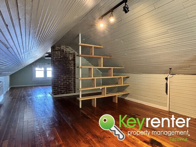 Building Photo - Stunning 2-Bedroom Tacoma Home with Dash P...