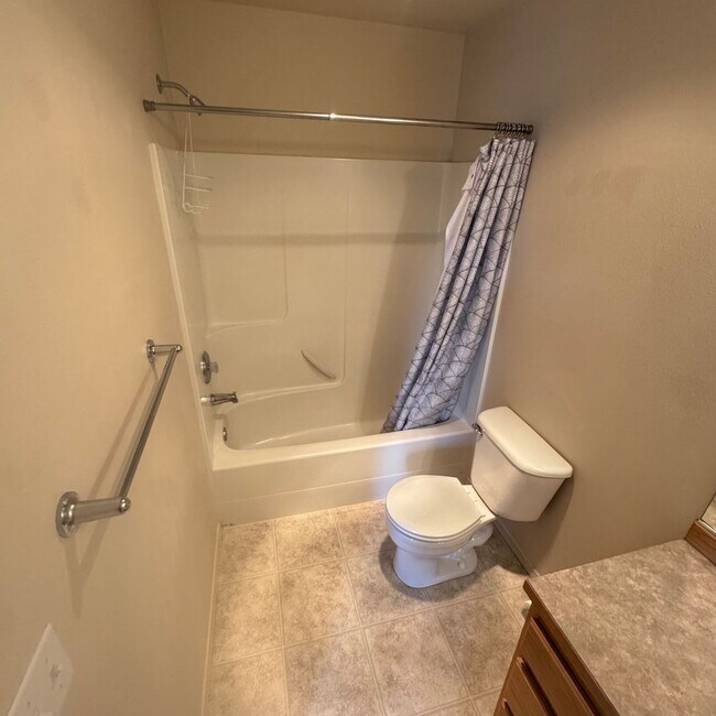 Building Photo - 2382 NE Mary Rose Pl