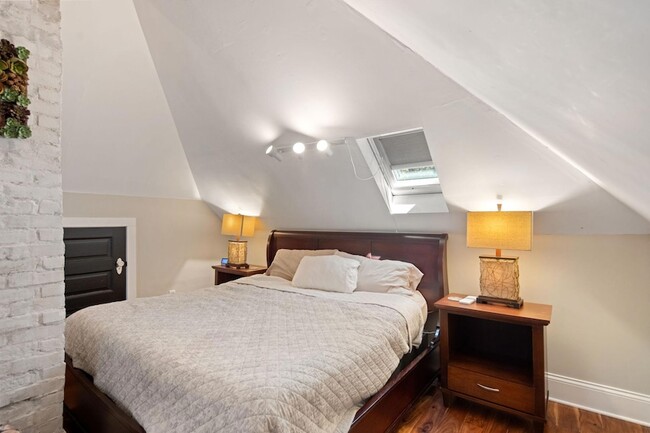 Building Photo - 2713 Garfield Ave