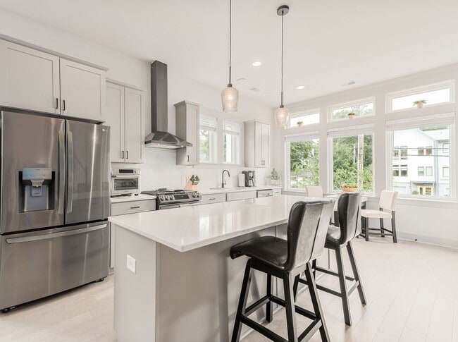 Primary Photo - Elevated Lowcountry House!