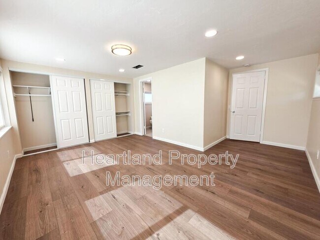 Building Photo - 640 Claydelle Ave