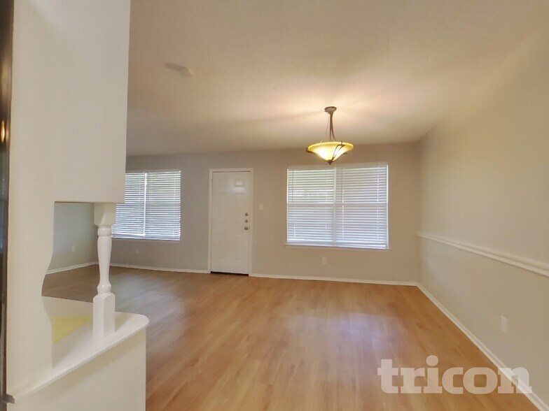 Building Photo - 2710 Jewell Dr