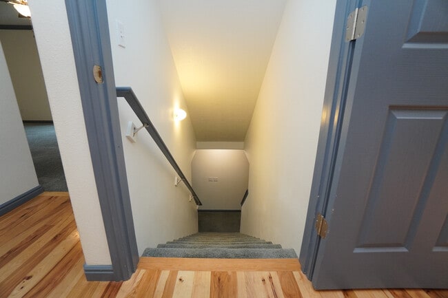 Building Photo - 11301 W Goldenrod Ave