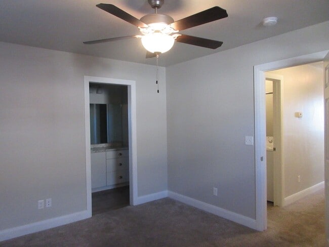 Building Photo - Newer townhome in the heart of Cedar City! Short Term Available.