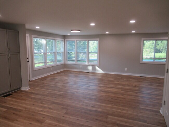 Building Photo - Spacious, Move-In Ready Rental with Modern Updates on the West Side of Lincolnton!