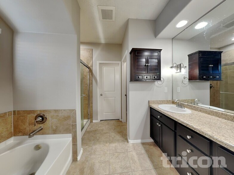 Building Photo - 1811 Camino Cancun