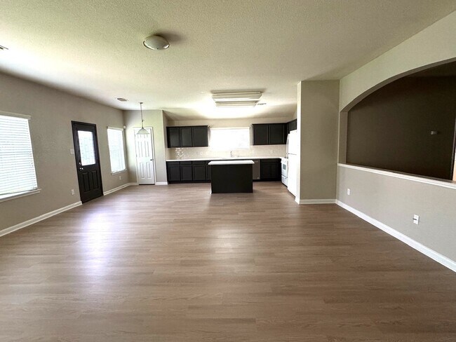 Building Photo - 21530 Pointed Oak Ln