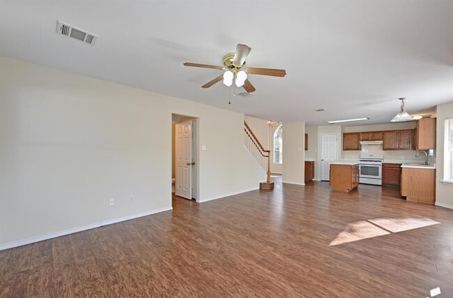 Building Photo - 14721 Yora Dr